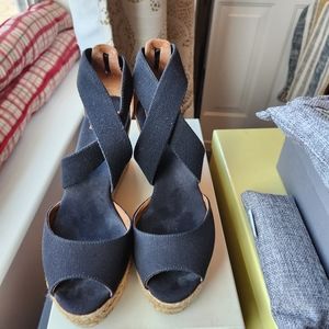 Tory Burch Women's canvas black Espadrilles, Size 7.